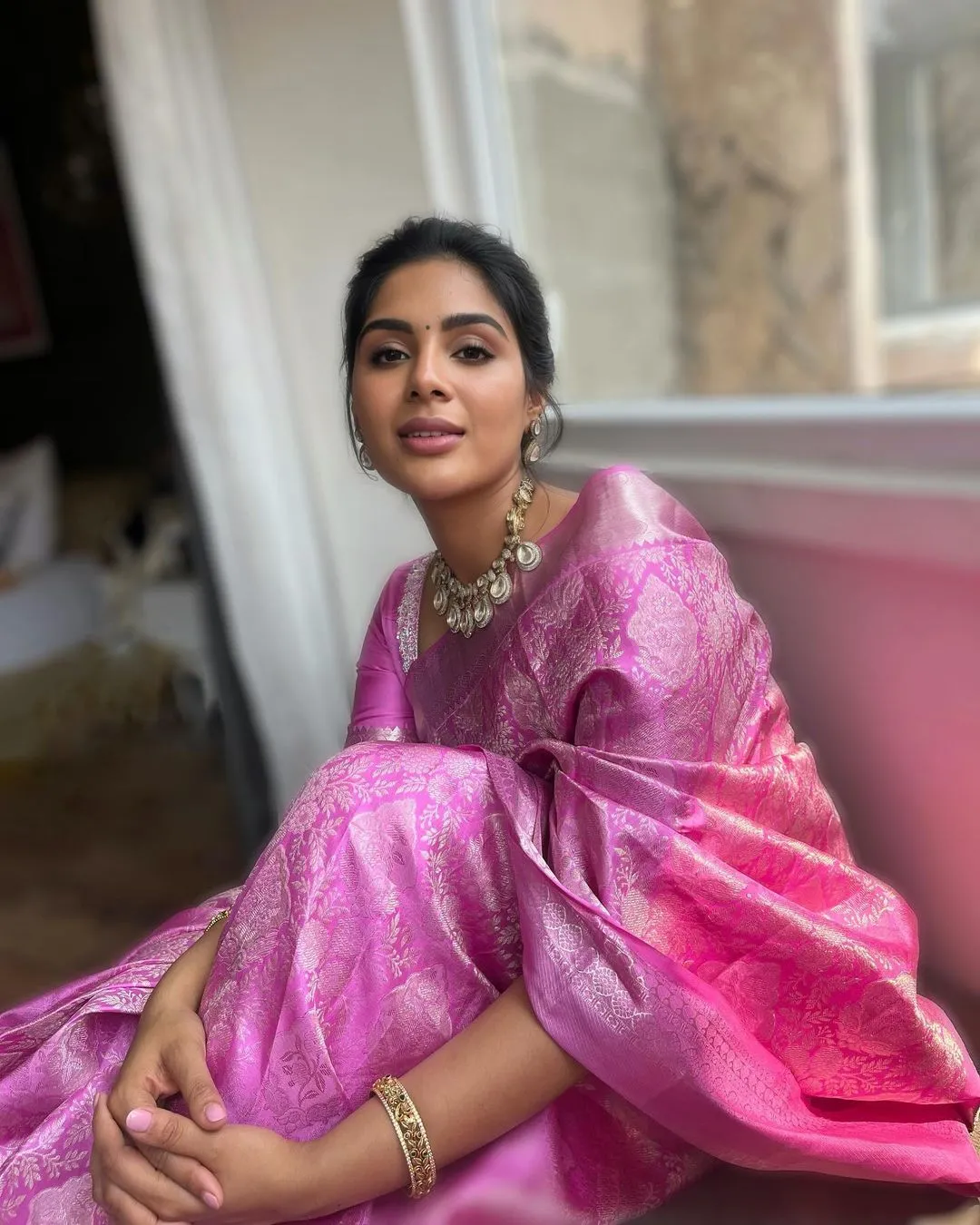 Telugu Actress Samyuktha Menon Photoshoot in Pink Saree